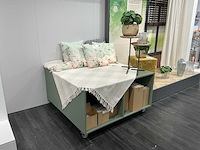 Winkelmeubel met decoratie - afbeelding 1 van  5