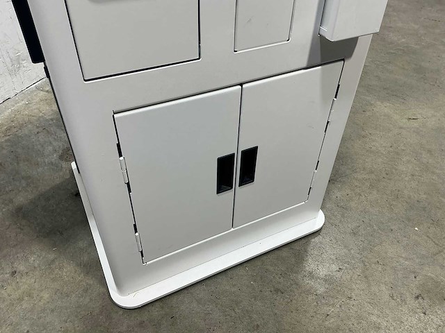 Winkelmeubel - afbeelding 3 van  4