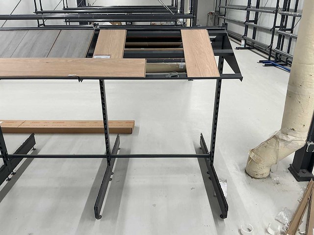 Winkelrek met laminaat samples - afbeelding 2 van  6