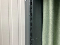 Winkelstelling met gordijnsamples - afbeelding 3 van  7