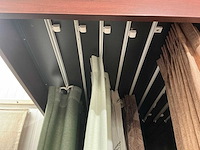 Winkelstelling met gordijnsamples - afbeelding 5 van  7