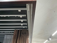 Winkelstelling met gordijnsamples - afbeelding 7 van  7