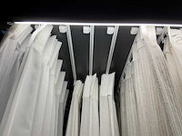 Winkelstelling met gordijnsamples - afbeelding 5 van  9