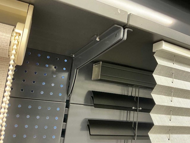 Winkelstelling met gordijnsamples - afbeelding 6 van  9