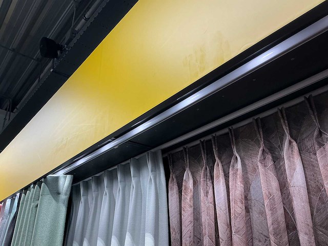Winkelstelling met raamdecoratie samples, 16 meter - afbeelding 5 van  7