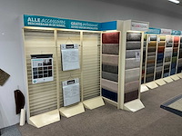 Winkelstelling met tapijt samples - afbeelding 3 van  5
