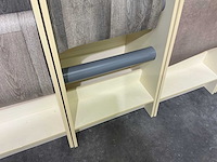 Winkelstelling met tapijt samples - afbeelding 3 van  5