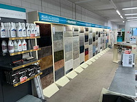 Winkelstelling met tapijt samples