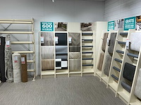 Winkelstelling met tapijt samples - afbeelding 3 van  6