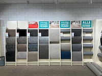 Winkelstelling met tapijt samples - afbeelding 5 van  6