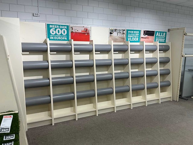 Winkelstelling met tapijt samples - afbeelding 6 van  6