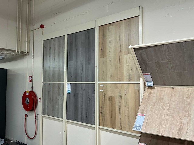 Winkelstelling met vloer samples - afbeelding 9 van  9