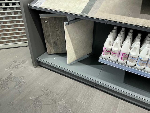 Winkelstelling met vloer samples - afbeelding 3 van  6