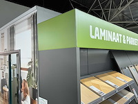 Winkelstelling met vloer samples - afbeelding 5 van  7