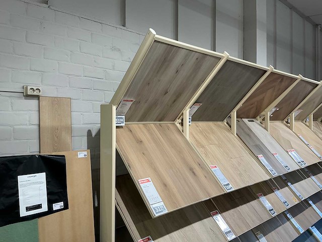Winkelstelling met vloer samples - afbeelding 2 van  4