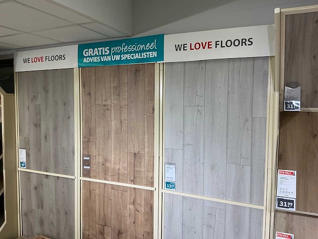 Winkelstelling met vloer samples - afbeelding 3 van  7