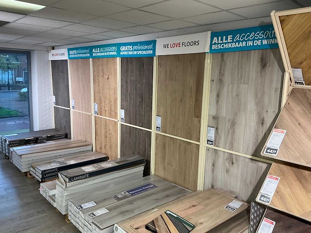 Winkelstelling met vloer samples - afbeelding 4 van  7