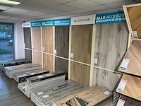 Winkelstelling met vloer samples - afbeelding 4 van  7