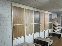 Winkelstelling met vloer samples - afbeelding 2 van  7