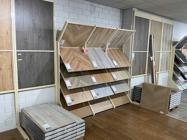 Winkelstelling met vloer samples - afbeelding 3 van  7