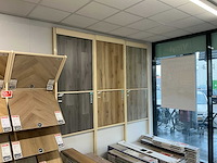 Winkelstelling met vloer samples - afbeelding 6 van  7