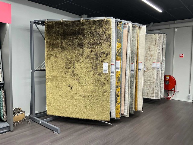 Winkelstelling voor vloerkleden - afbeelding 1 van  7