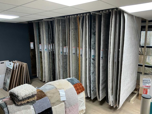 Winkelstelling voor vloerkleden - afbeelding 1 van  7