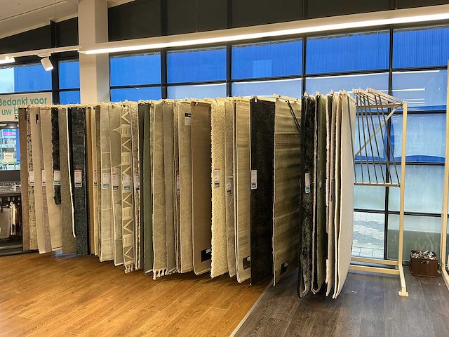 Winkelstelling voor vloerkleden - afbeelding 1 van  6