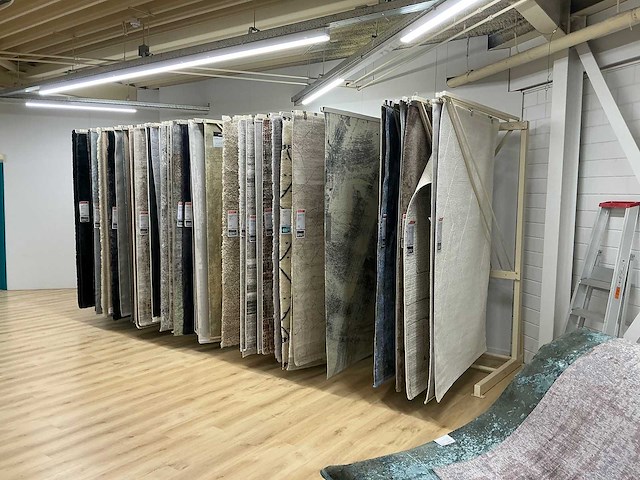 Winkelstelling voor vloerkleden - afbeelding 1 van  6