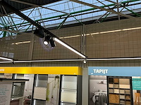 Winkelverlichting 100 meter rails met led balken en 32 spots - afbeelding 3 van  5