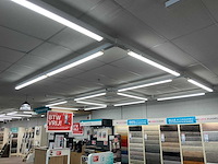 Winkelverlichting 100 meter rails met led balken en 35 spots - afbeelding 1 van  5