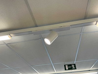 Winkelverlichting 100 meter rails met led balken en 35 spots - afbeelding 4 van  5