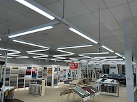 Winkelverlichting 100 meter rails met ledbalken en 18 spots - afbeelding 2 van  5