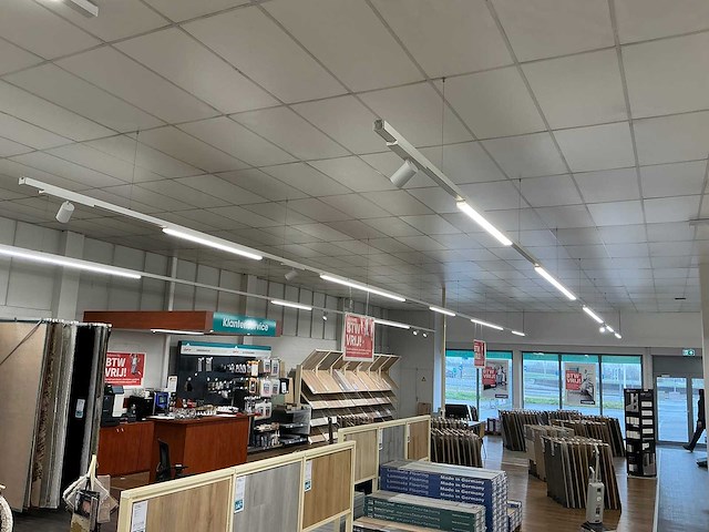 Winkelverlichting 100 meter rails met ledbalken en 18 spots - afbeelding 5 van  5