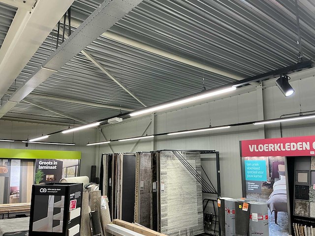 Winkelverlichting, 100 meter rails met ledbalken en 32 spots - afbeelding 5 van  6