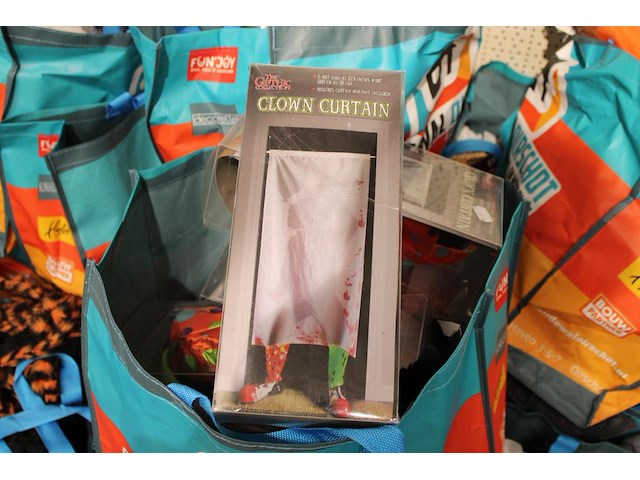 Winkelvoorraad halloween producten in 36 shopper tassen, in zeer brede variatie. - afbeelding 2 van  11