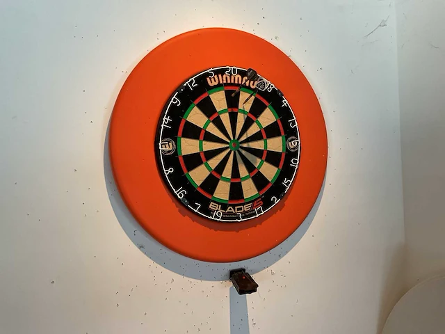 Winmau blade 5 dartbord - afbeelding 1 van  2