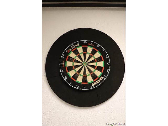 Winmau blade 6 wedstrijd dartbord - afbeelding 1 van  2