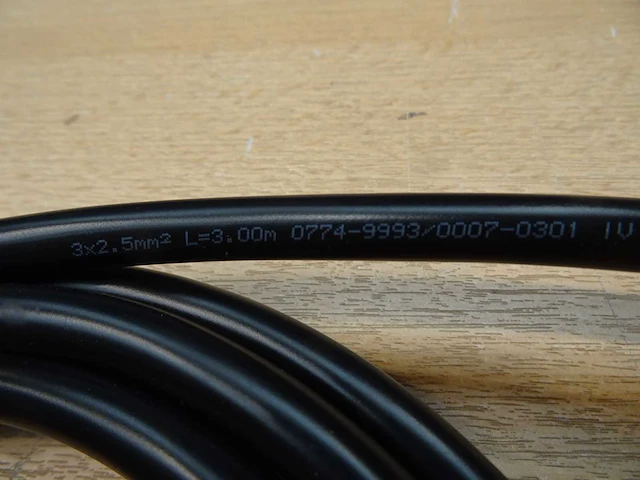 Winsta - 0774-9993/0007-0301 - patchkabel 3 mtr (26x) - afbeelding 2 van  2