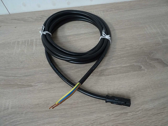 Winsta - 0774-9993/3207-0501 - 3g 2,5mm2 - patchkabel 5 mtr (129x) - afbeelding 1 van  2