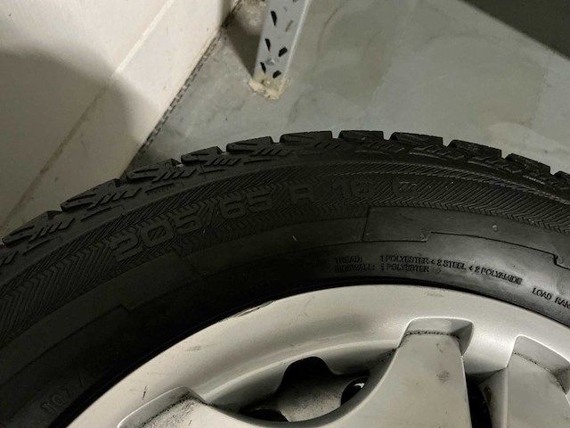 Winter mercedes vito banden met velgen - afbeelding 3 van  4