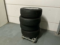 Winter mercedes vito banden met velgen - afbeelding 1 van  4