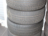 Winterbandenset hankook winter cept evo 2 met maatvoering 245/40 r21 100v, profieldiepte 2x circa 3 mm en 2... - afbeelding 2 van  2