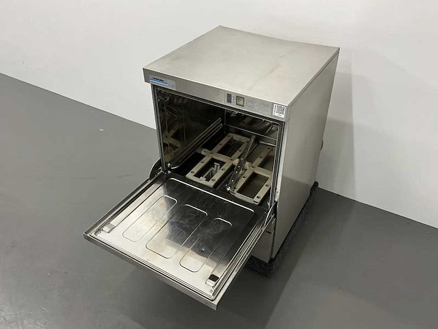 Winterhalter - gs 302 - korvenvaatwasmachine - afbeelding 8 van  8