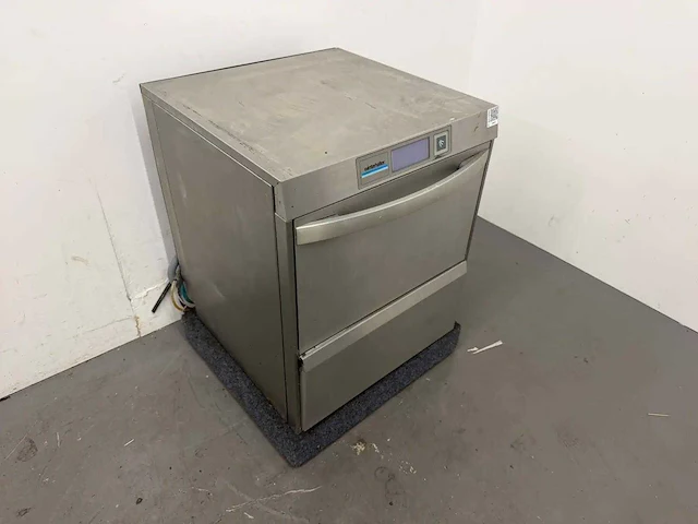 Winterhalter - korvenvaatwasmachine foto - afbeelding 3 van  7