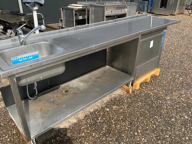 Winterhalter gereedschapvaatwasser + rvs tafel - afbeelding 4 van  11
