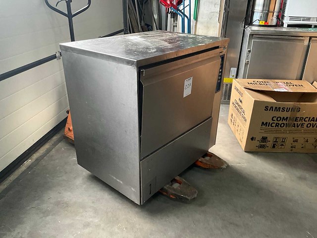 Winterhalter gereedschapvaatwasser + rvs tafel - afbeelding 9 van  11