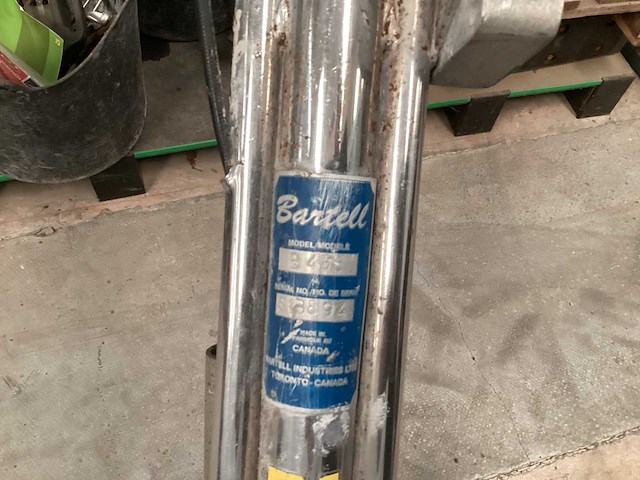 Wisconsin cementvlinder - afbeelding 8 van  12
