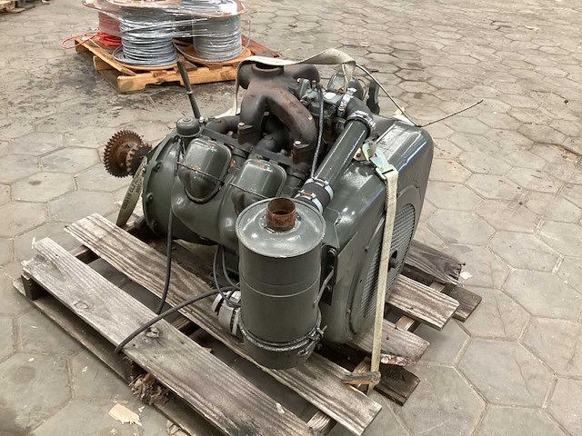 Wisconsin v465d benzinemotor - afbeelding 1 van  8