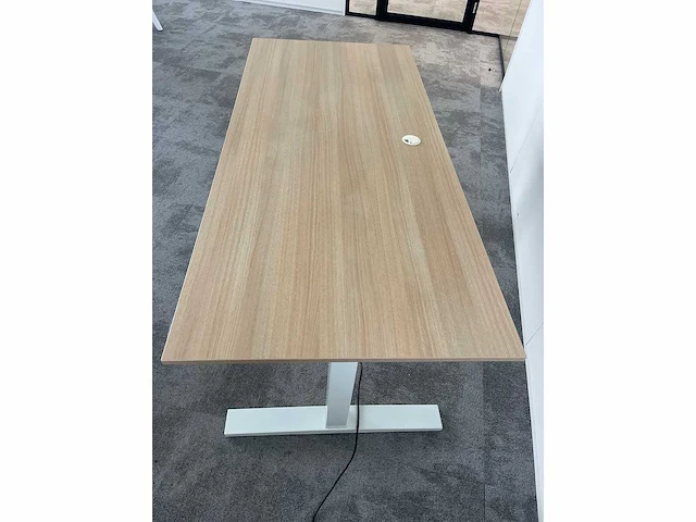 Wit/ eiken elektrische zit-sta bureau - afbeelding 5 van  9
